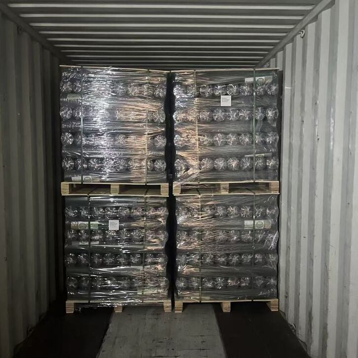 PET spunbond nonwoven weed barrier fabric shipping.jpg