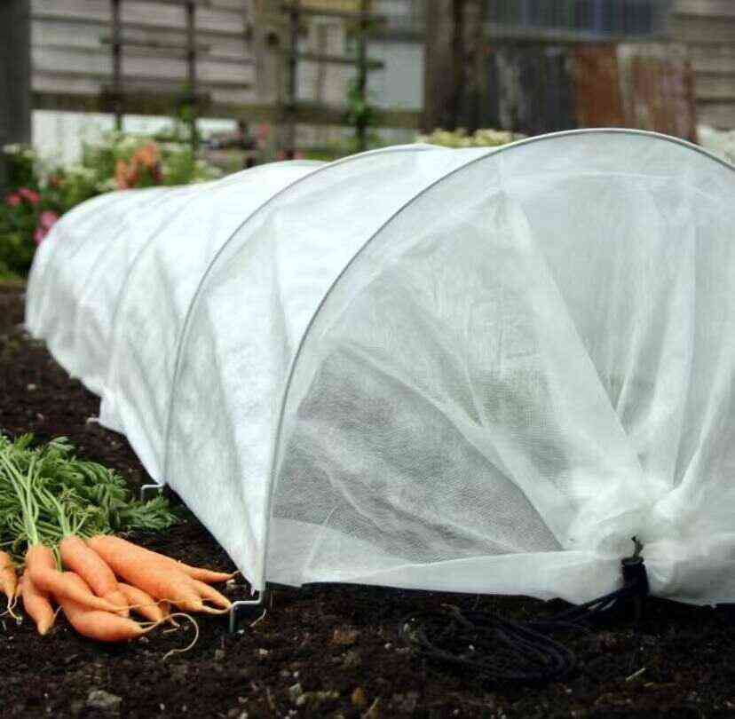 Low tunnel hoops for row cover